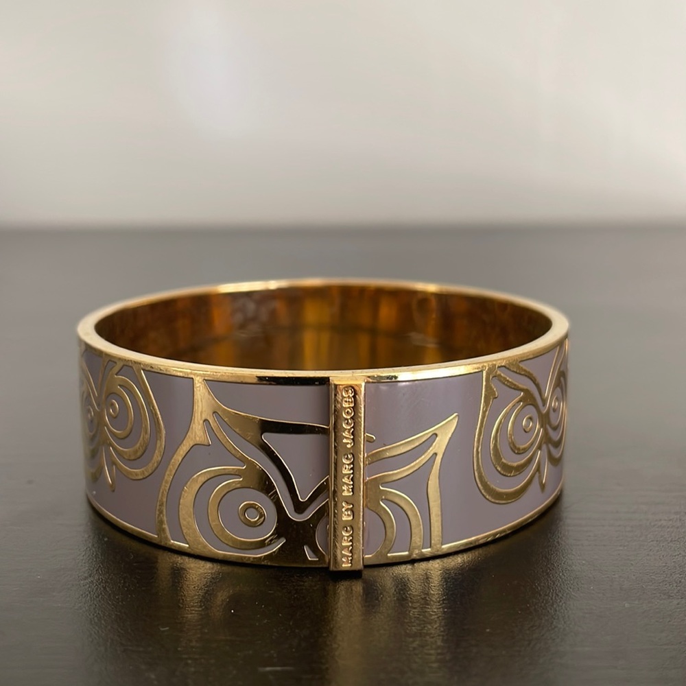 Marc by Marc Jacobs: Grey Owl Bracelet